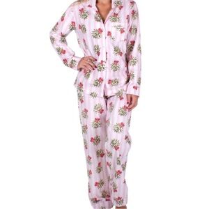 NWT 8 Oak Lane Christmas Mistletoe Pajamas - size L/XL